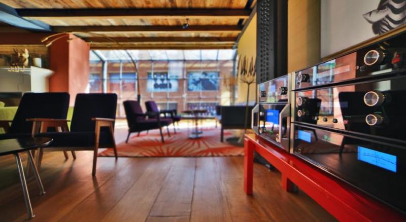 Rooms Hotel Tbilisi - Lobi