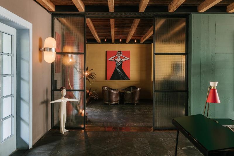Rooms Hotel Tbilisi - Lobi