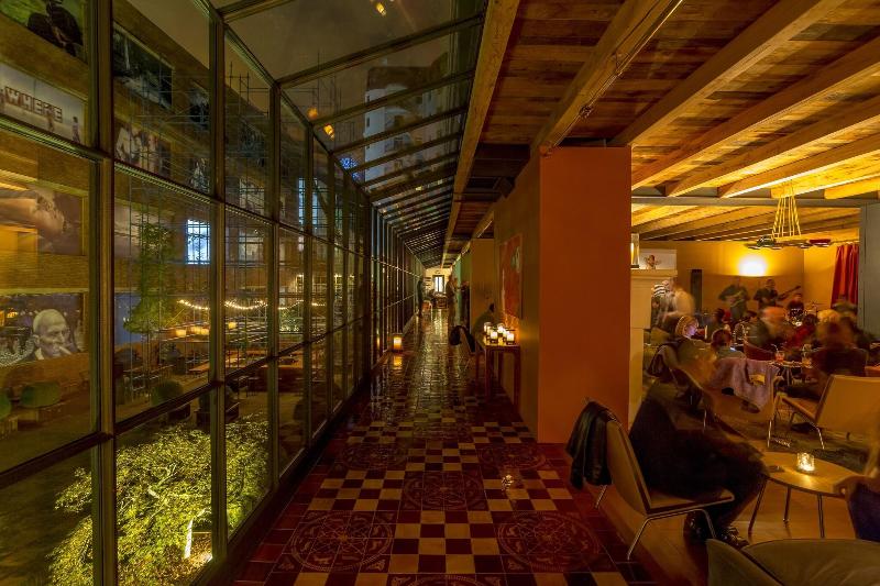 Rooms Hotel Tbilisi - Lobi