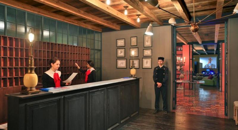 Rooms Hotel Tbilisi - Lobi