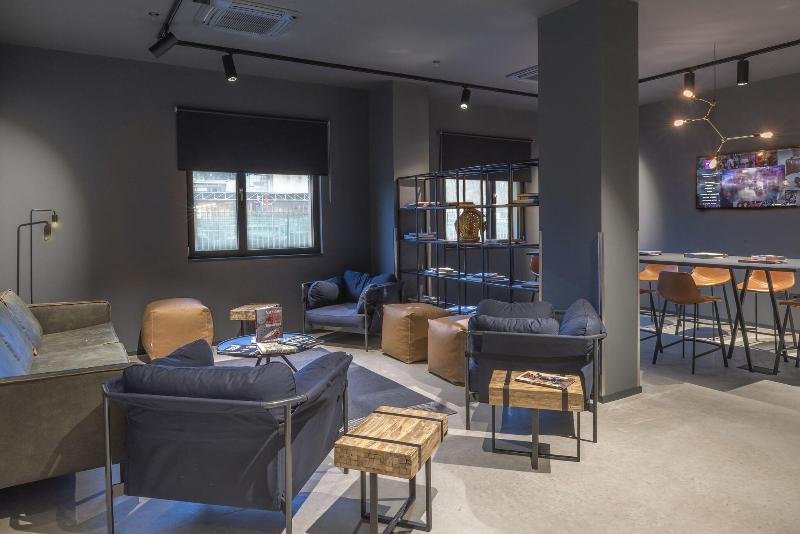 Moxy Milan Linate Airport - Lobi