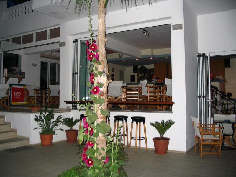 Emerald Studios & Hotel - Bar