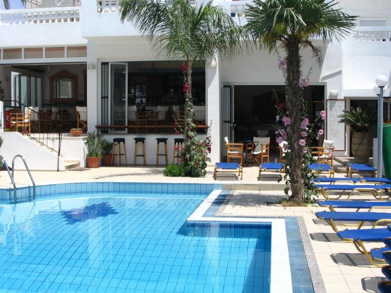 Emerald Studios & Hotel - Genel