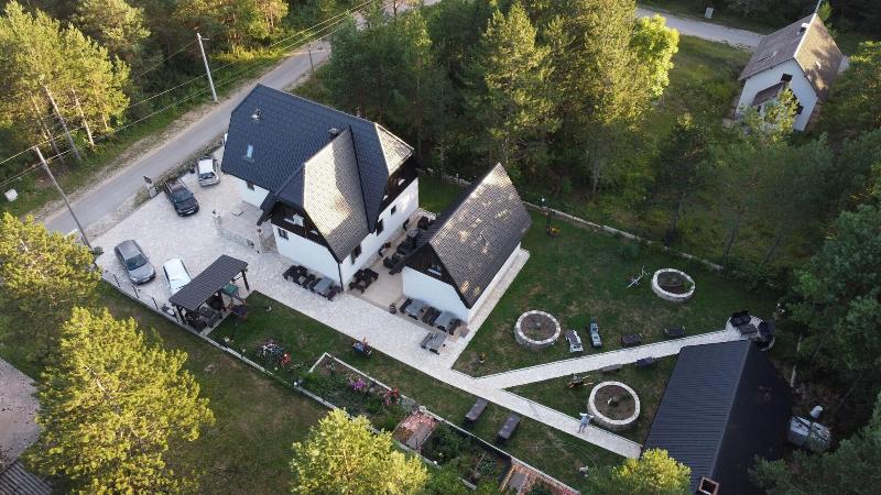 House Zeljko - Genel