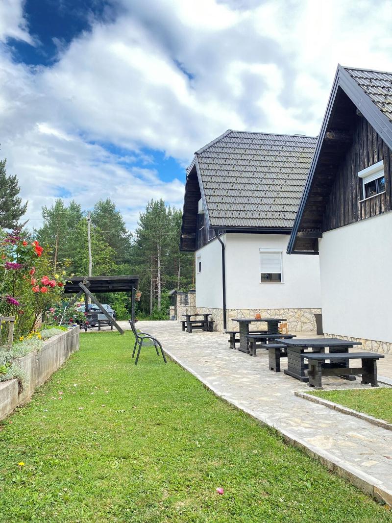 House Zeljko - Genel