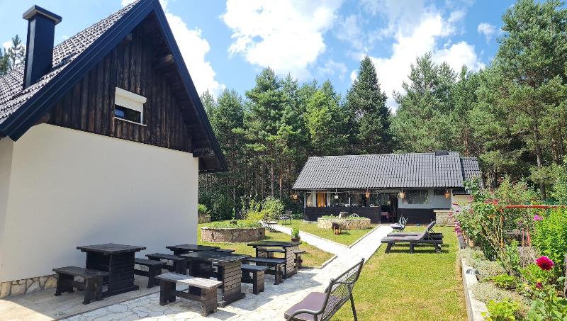 House Zeljko - Genel