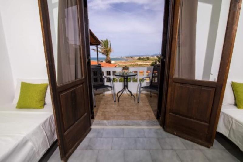 Irilena Apartments Gournes by Checkin - Oda