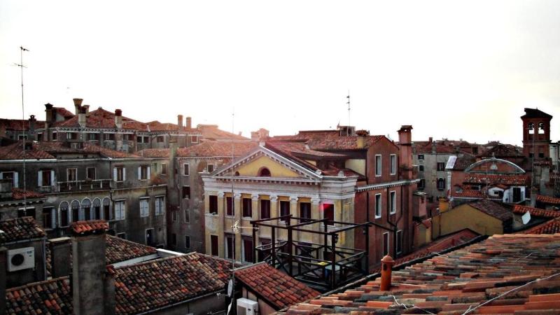 Venice Apartments - Genel
