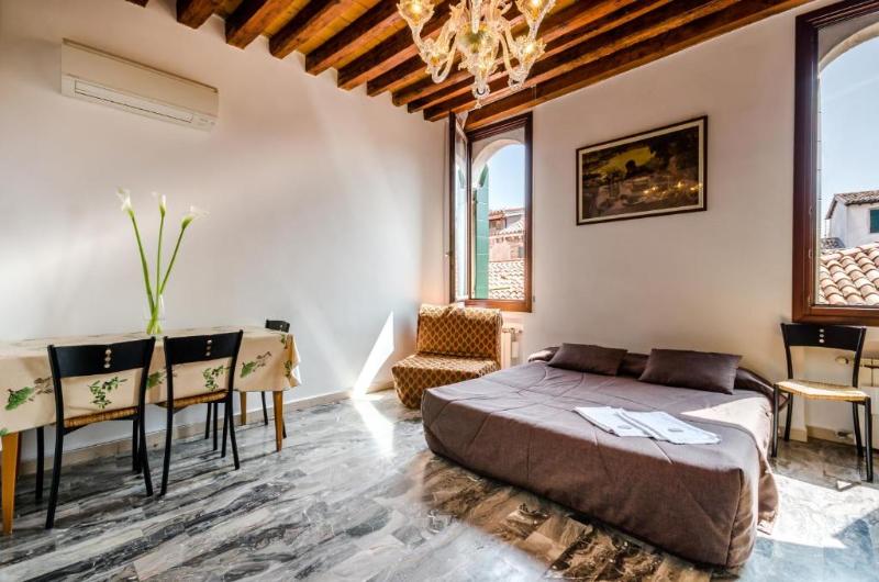 Venice Apartments - Oda