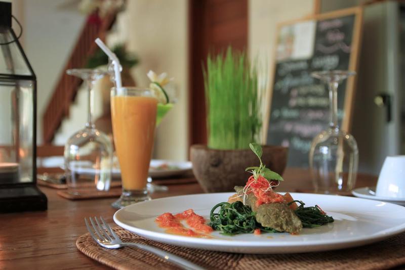 D'Legon Luxury Villas - Restoran