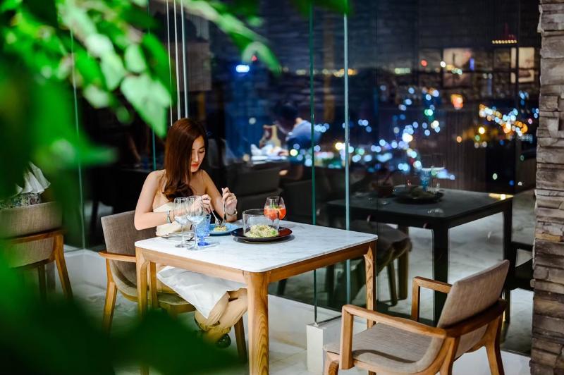 Oakwood Hotel and Residence Sri Racha - Restoran