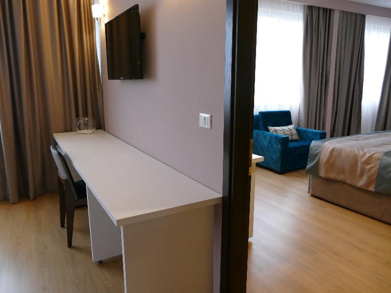 VH Premier As Tirana Hotel - Oda