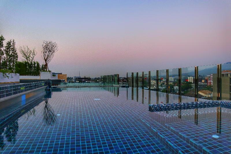 Stay with Nimman Chiang Mai - Havuz