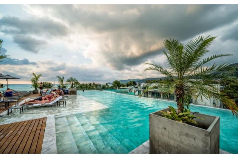 Hotel Clover Patong Phuket - Havuz