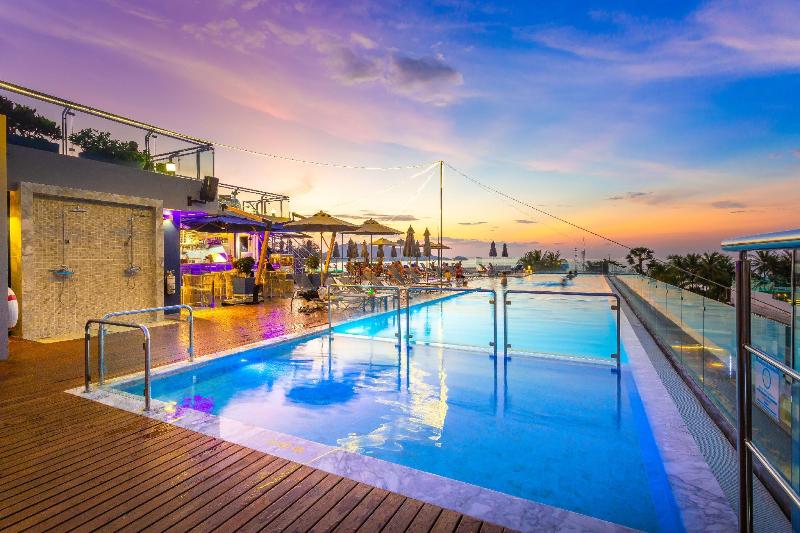 Hotel Clover Patong Phuket - Havuz