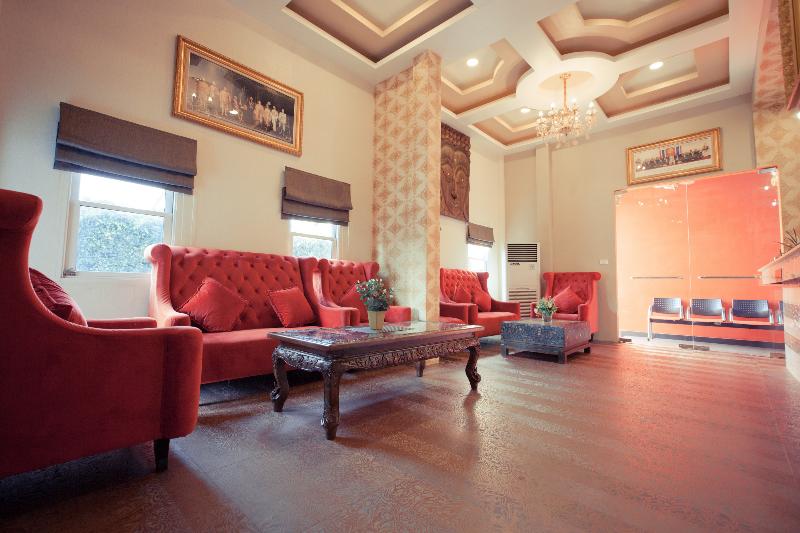 The Train Resort - Sauna & Spa - Lobi