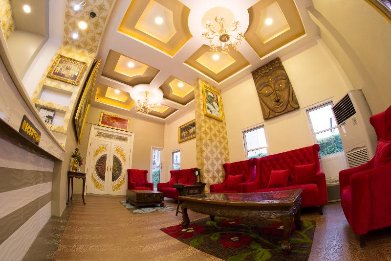 The Train Resort - Sauna & Spa - Lobi