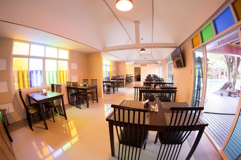The Train Resort - Sauna & Spa - Restoran