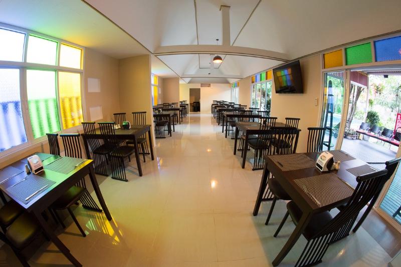 The Train Resort - Sauna & Spa - Restoran