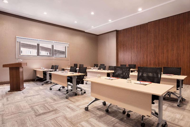 Ramada By Wyndham Istanbul Alibeykoy - Toplantı
