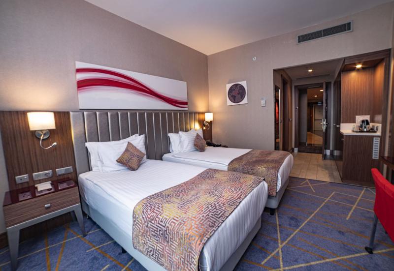 Ramada By Wyndham Istanbul Alibeykoy - Oda