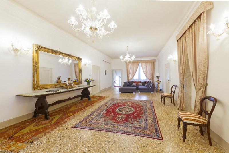 Palazzetto Pisani - Lobi