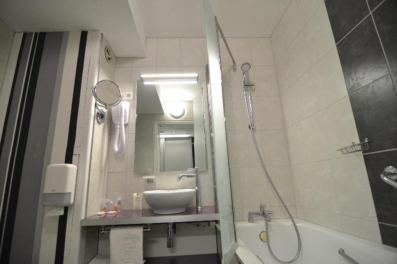 Brit Hotel Cahors - Le France - Oda