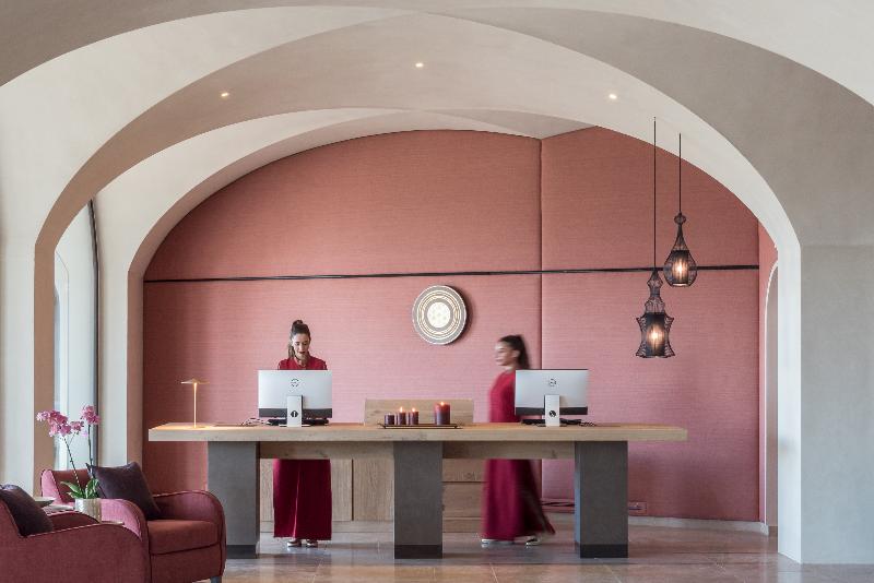 Euphoria Retreat Holistic Wellbeing DestinationSpa - Lobi
