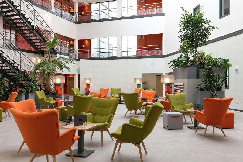 Best Western Plus Hotel Escapade Senlis - Lobi