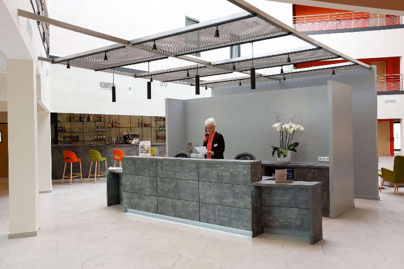 Best Western Plus Hotel Escapade Senlis - Lobi