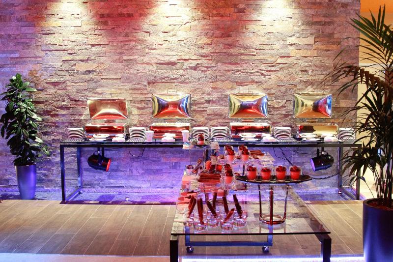 Four Points by Sheraton Kecskemet Conference - Bar