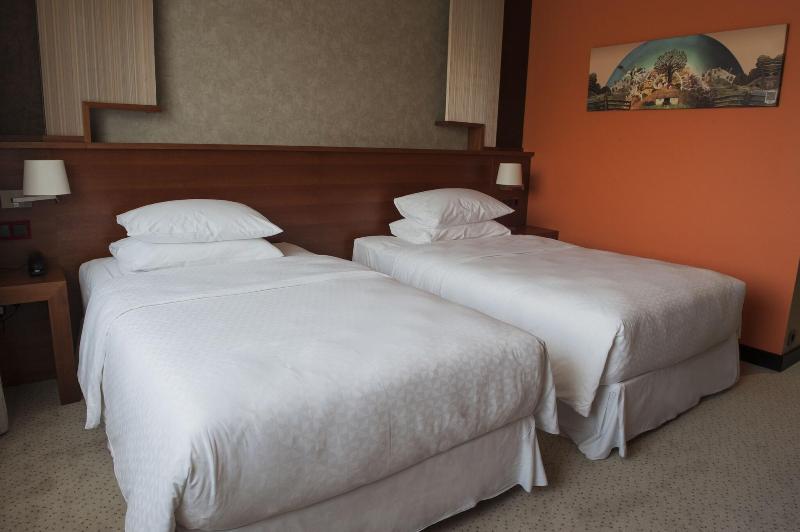 Four Points by Sheraton Kecskemet Conference - Oda
