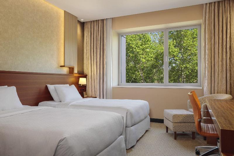 Four Points by Sheraton Kecskemet Conference - Oda