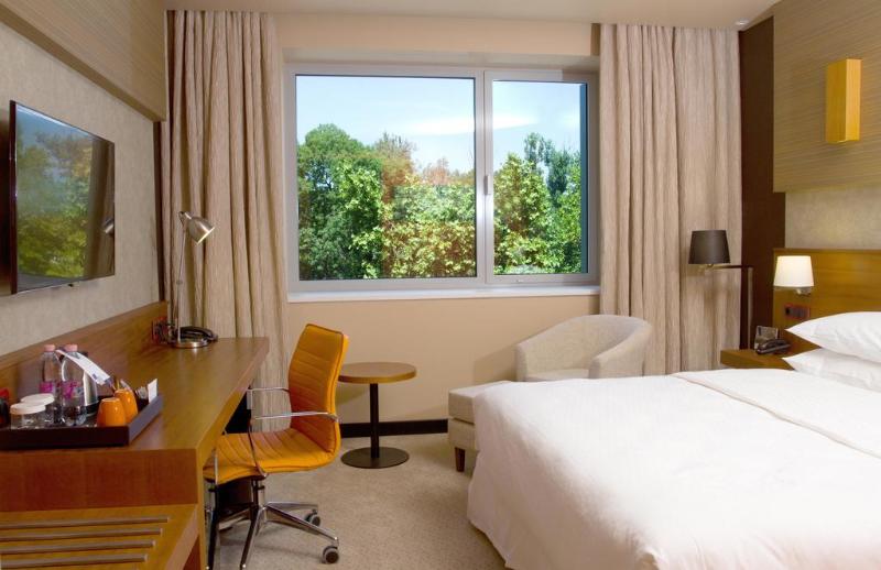 Four Points by Sheraton Kecskemet Conference - Oda