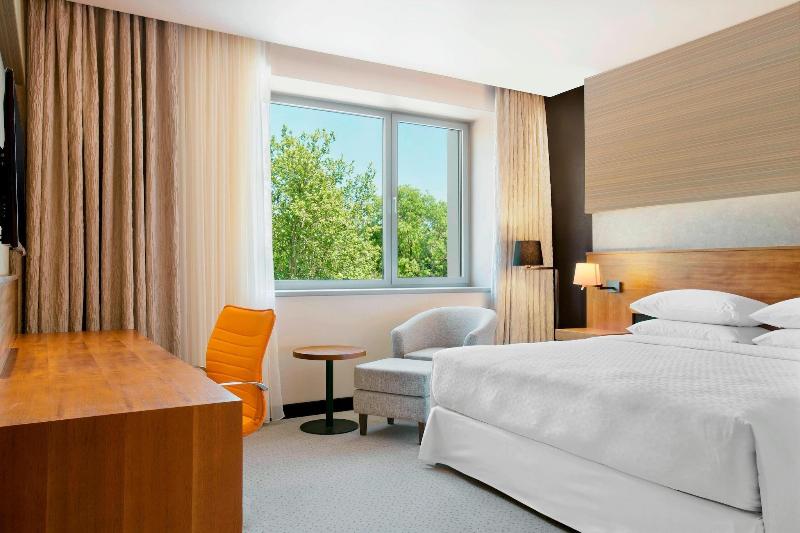 Four Points by Sheraton Kecskemet Conference - Oda