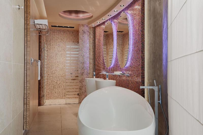 Four Points by Sheraton Kecskemet Conference - Oda