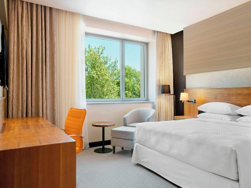 Four Points by Sheraton Kecskemet Conference - Oda