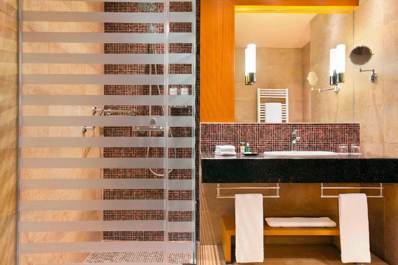 Four Points by Sheraton Kecskemet Conference - Oda
