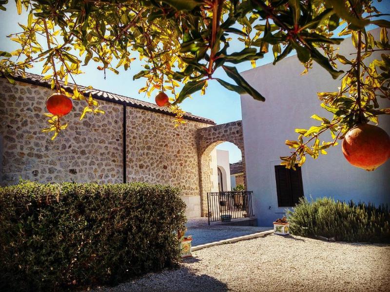 Borgo Giallonardo Country House - Genel
