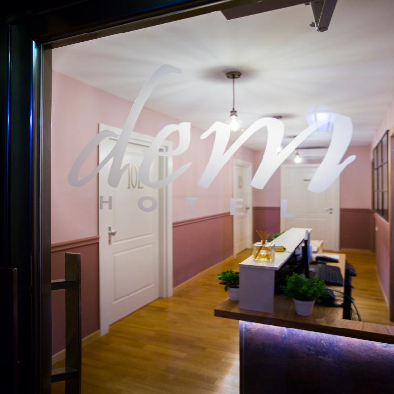 Dem Hotel - Lobi