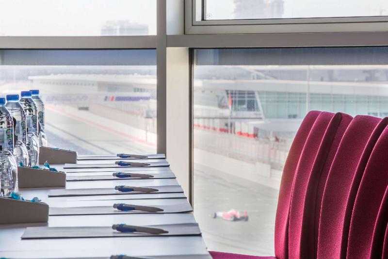 Park Inn by Radisson Dubai Motor City - Toplantı