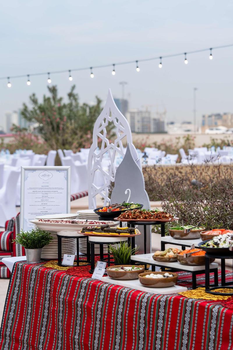 Park Inn by Radisson Dubai Motor City - Restoran