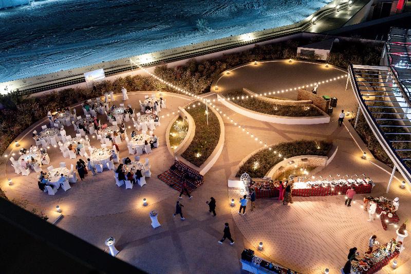 Park Inn by Radisson Dubai Motor City - Restoran