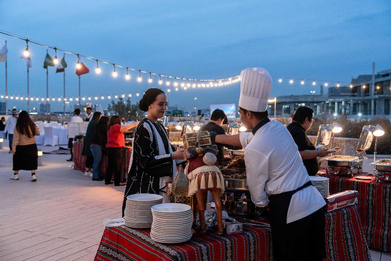 Park Inn by Radisson Dubai Motor City - Restoran