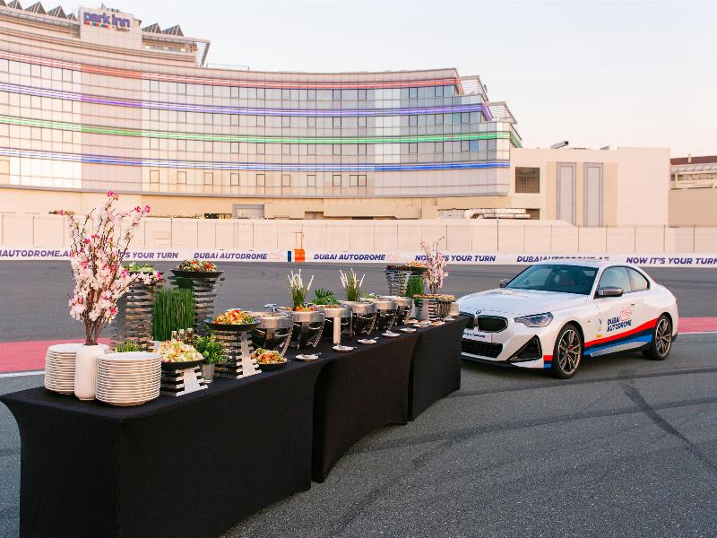 Park Inn by Radisson Dubai Motor City - Restoran