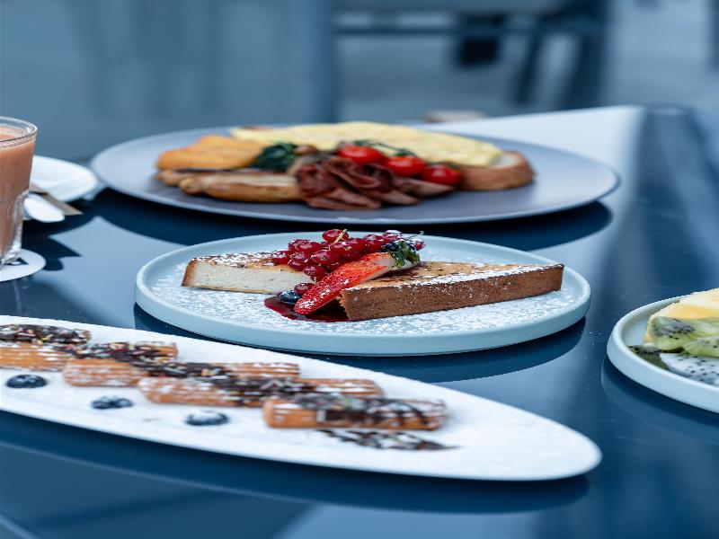 Park Inn by Radisson Dubai Motor City - Restoran