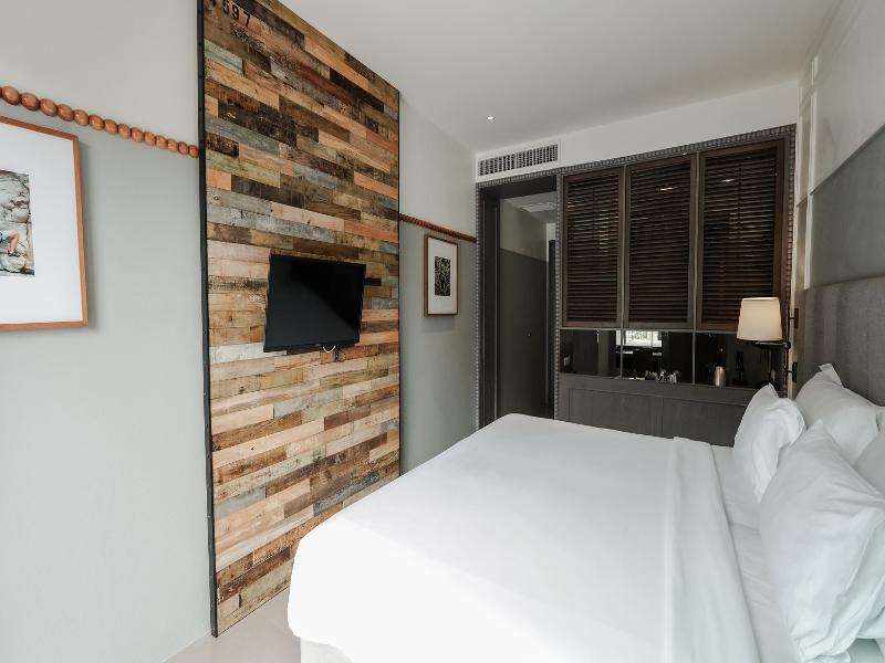 Sugar Marina Resort-CLIFFHANGER-Ao Nang Beach - Oda