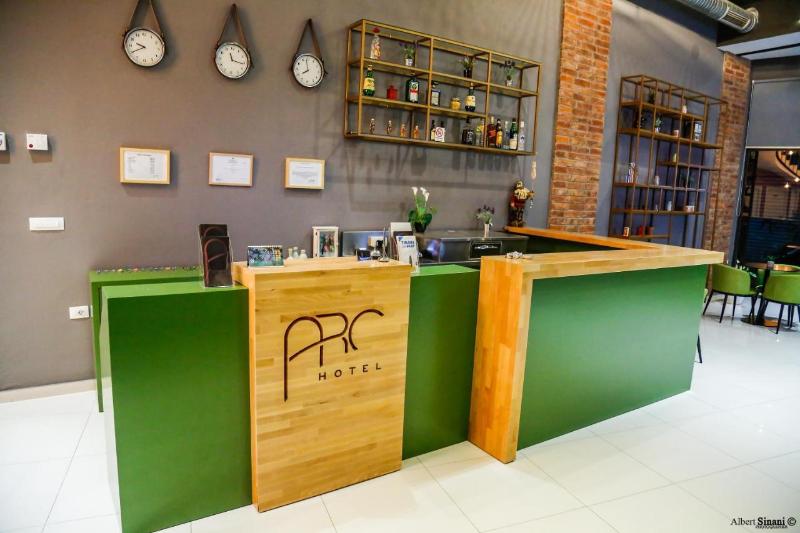Arc Hotel - Lobi