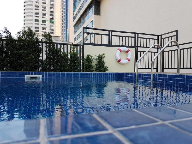 Syama Suite Sukhumvit 20 - Havuz