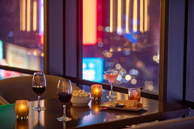 New York Marriott Marquis - Lobi